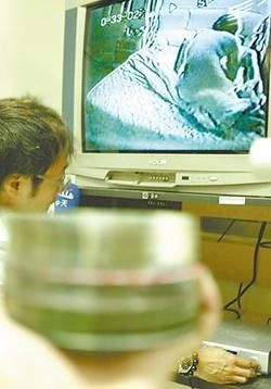 激情场面被偷拍上传，新“网灾”困扰台湾网友。