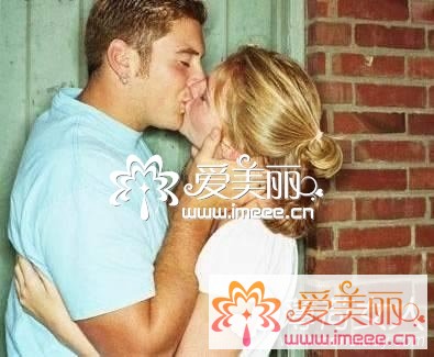 甜蜜接吻的8个小技巧_